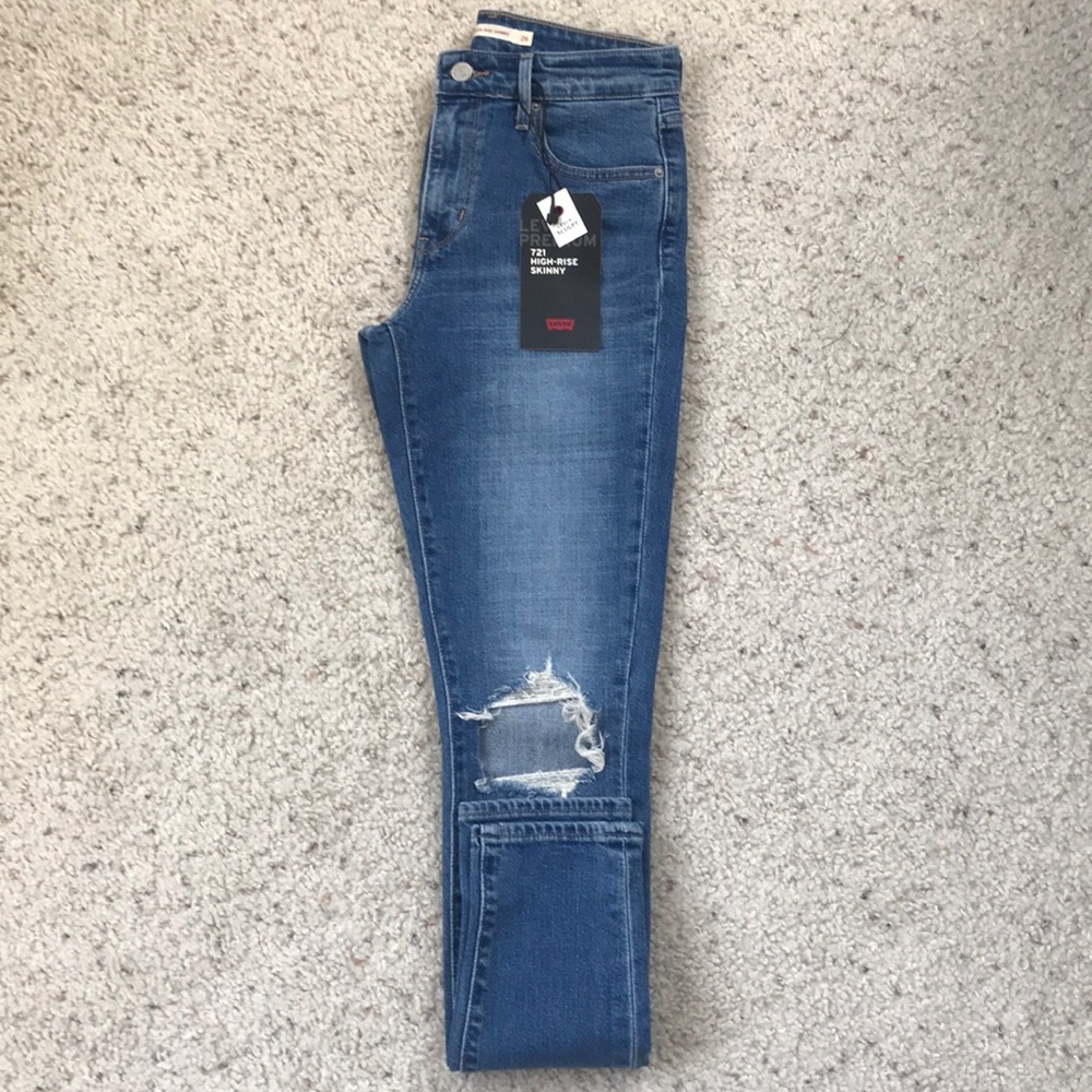 Levi’s 721 High Rise Skinny Jeans